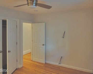 27 Lambert St #1r - Photo Thumbnail 10