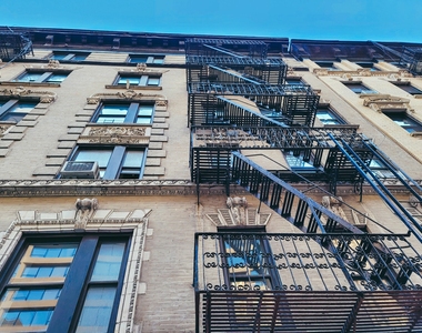 411 East 70th Street - Photo Thumbnail 4