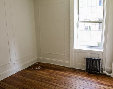 1 bed at Thompson Street in Greenwich Village - Photo Thumbnail 4
