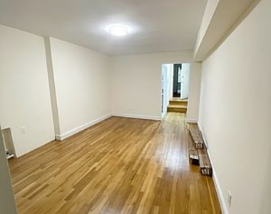 191 East 76th Street - Photo Thumbnail 3