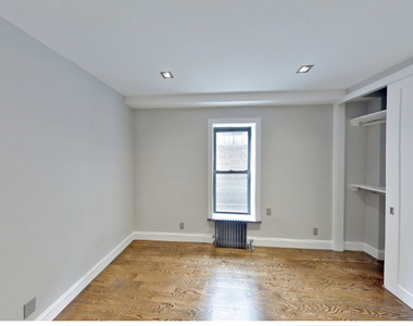 East 100th Street, Harlem 4 bedroom / 2 bathroom..No Broker Fee! (ctl) - Photo Thumbnail 4