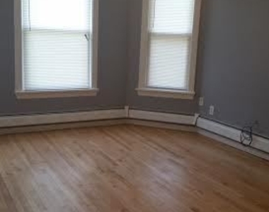 2636 N Springfield Ave Apt 3 - Photo Thumbnail 10