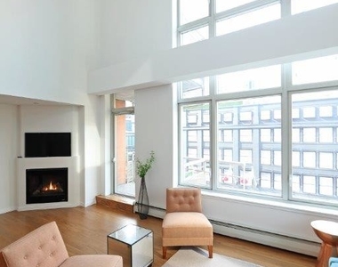 205 East 59th Street - Photo Thumbnail 4