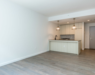 125 Parkside Ave - Unit: 8E - Photo Thumbnail 7