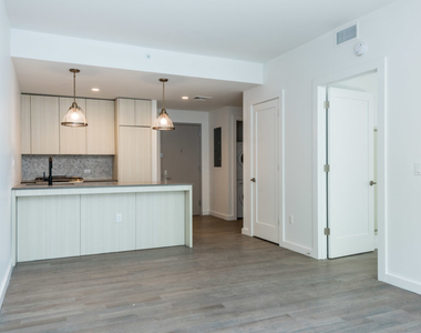 125 Parkside Ave - Unit: 8E - Photo Thumbnail 19