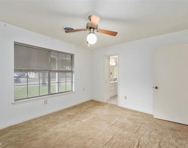 2410 Mockingbird Street - Photo Thumbnail 35