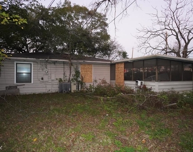 5501 Jessamine Street - Photo Thumbnail 5