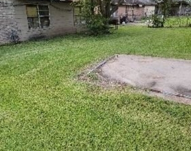 15007 Bathurst Drive - Photo Thumbnail 10