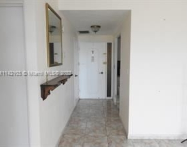 3111 N Ocean Dr Apt 905 - Photo Thumbnail 3