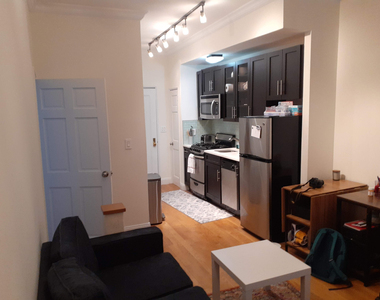 400 West 45th Street - Photo Thumbnail 3