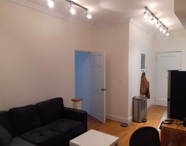 400 West 45th Street - Photo Thumbnail 4