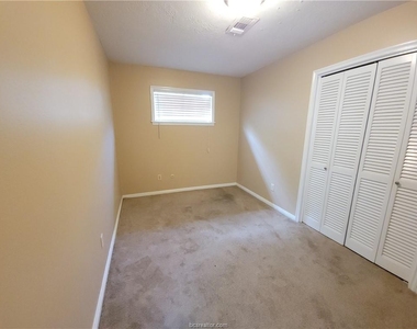 1020 Guadalupe Drive - Photo Thumbnail 13