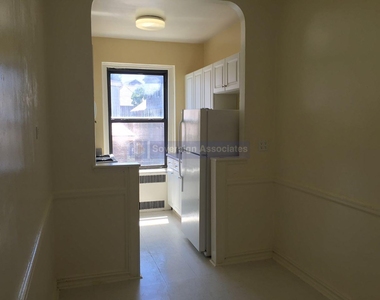 560 West 218th Street - Photo Thumbnail 9