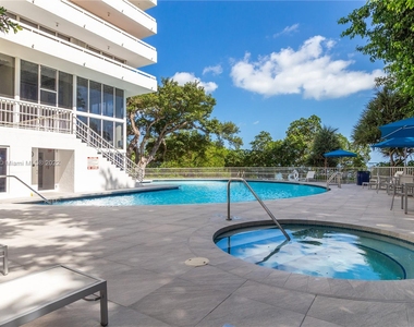 1627 Brickell Ave - Photo Thumbnail 36