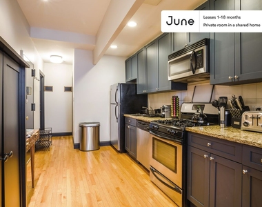 356 West 39th Street - Photo Thumbnail 5