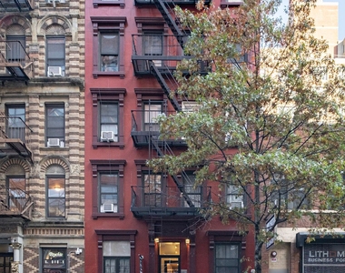 235 West 18th Street - Photo Thumbnail 4