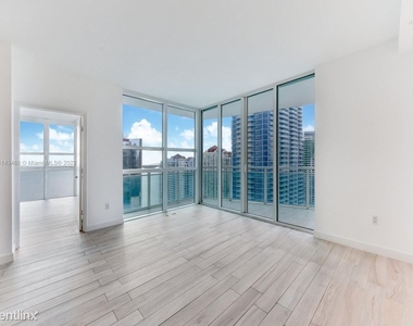 951 Brickell Ave 3110 - Photo Thumbnail 4