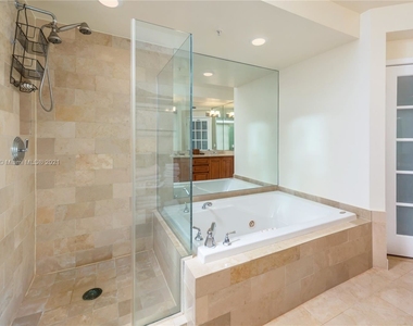 1500 Ocean Dr Apt 1207 - Photo Thumbnail 15