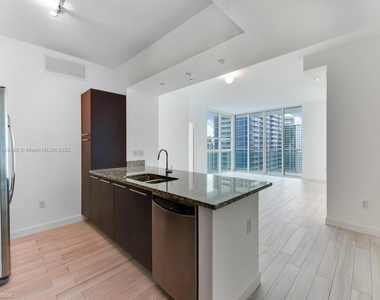 951 Brickell Ave Apt 3110 - Photo Thumbnail 2