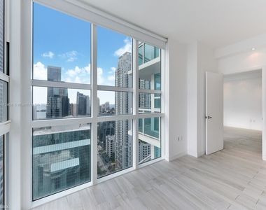 951 Brickell Ave Apt 3110 - Photo Thumbnail 7