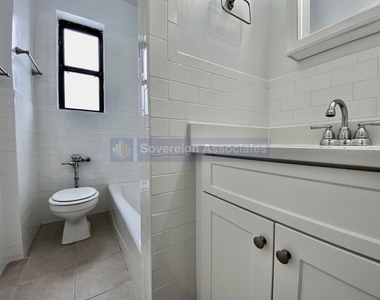 121 Bennett Avenue - Photo Thumbnail 7