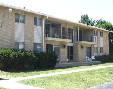 544 Denway Cir Apt 9 - Photo Thumbnail 3