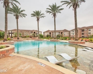 11900 Shadow Creek Pkwy - Photo Thumbnail 4