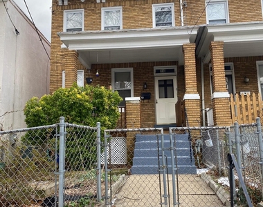 716 Jefferson Street Nw - Photo Thumbnail 0