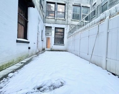 East 75th Street - Photo Thumbnail 11