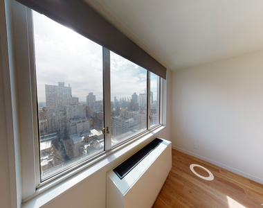 401 East 80th Street - Photo Thumbnail 3