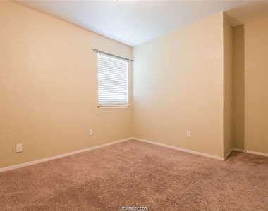 1537 Pine Ridge Drive - Photo Thumbnail 9