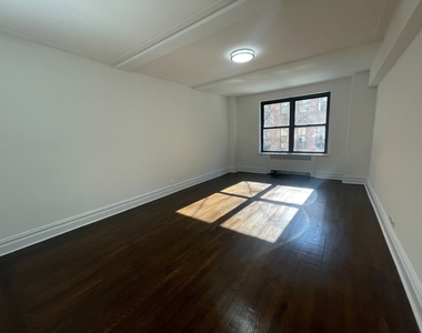 East 38th Street - Photo Thumbnail 5