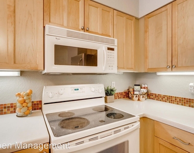 856 Walnut Street, Unit B - Photo Thumbnail 9