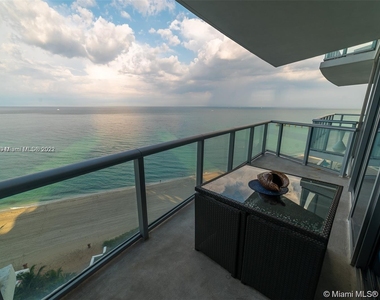 17001 Collins Ave - Photo Thumbnail 14