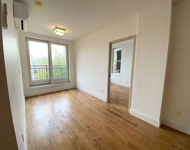 1068 Putnam Ave #4B - Photo Thumbnail 6