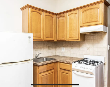 215 Franklin Street - Photo Thumbnail 5