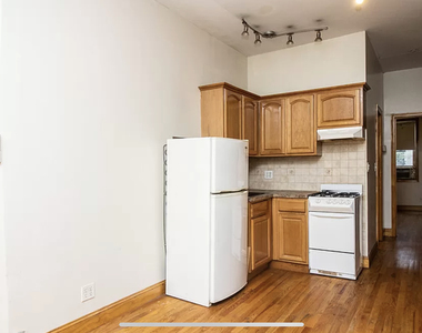 215 Franklin Street - Photo Thumbnail 2