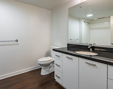 639 N. Broadway - Photo Thumbnail 35
