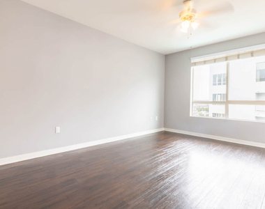 639 N. Broadway - Photo Thumbnail 40
