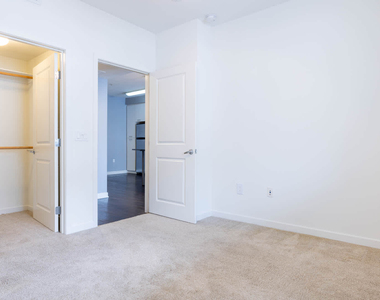 639 N. Broadway - Photo Thumbnail 43