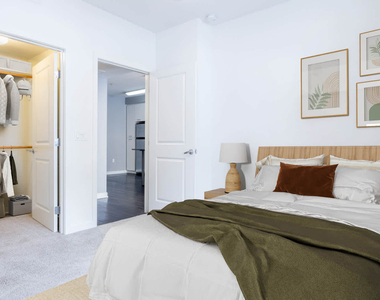 639 N. Broadway - Photo Thumbnail 37