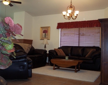 11018 W Poinsettia Drive - Photo Thumbnail 14