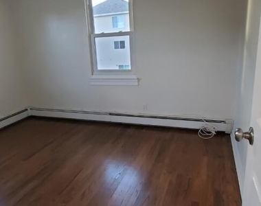 209 Weed Avenue - Photo Thumbnail 1