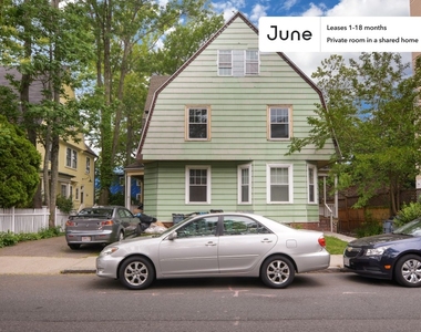 19 Putnam Avenue - Photo Thumbnail 23