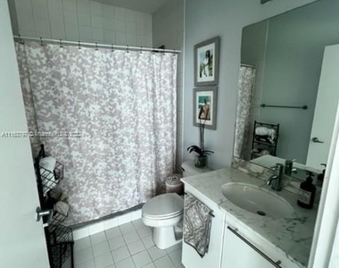 888 Biscayne Blvd  #4610 - Photo Thumbnail 10