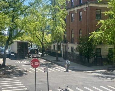 20 Beekman Place - Photo Thumbnail 5