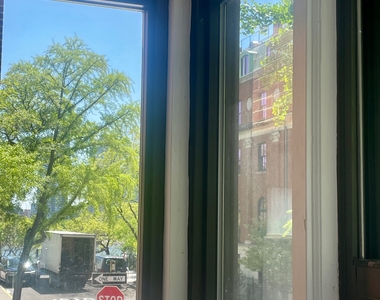 20 Beekman Place - Photo Thumbnail 4