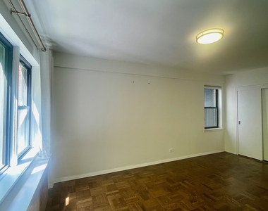 20 Beekman Place - Photo Thumbnail 12
