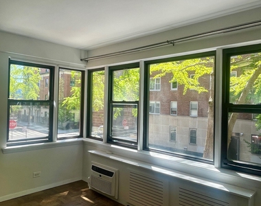 20 Beekman Place - Photo Thumbnail 3