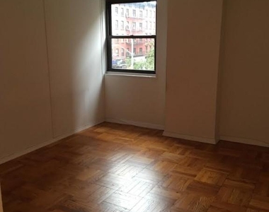 165 East 35th Street - Photo Thumbnail 5